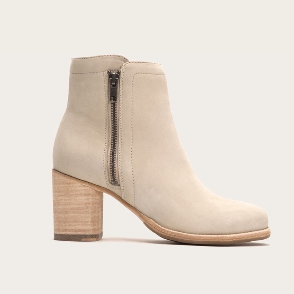 Frye Addie double zip ivory nubuck bootie size 7.5 - Picture 2 of 14